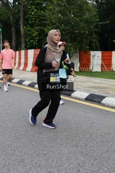 Runner Photo 4300433