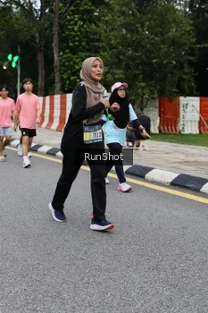 Runner Photo 4300438