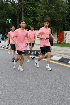 Runner Photo 4300446