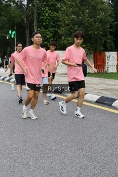 Runner Photo 4300448