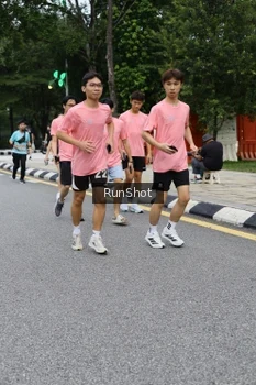 Runner Photo 4300449