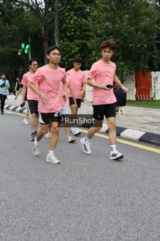 Runner Photo 4300452