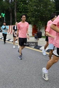 Runner Photo 4300455