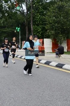 Runner Photo 4300458
