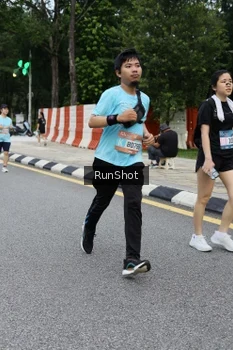 Runner Photo 4300467