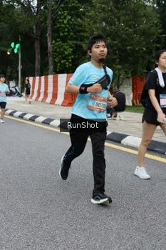 Runner Photo 4300468