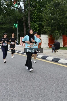 Runner Photo 4300473