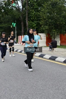 Runner Photo 4300475
