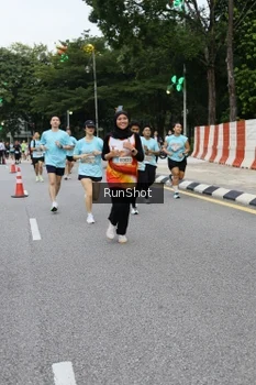 Runner Photo 4300499
