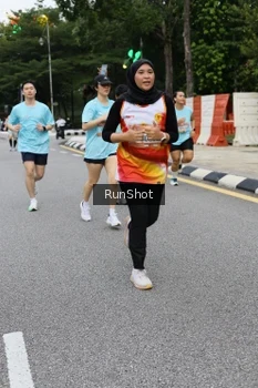 Runner Photo 4300510