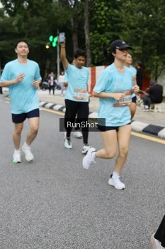 Runner Photo 4300513