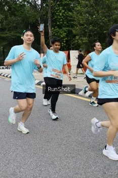 Runner Photo 4300515