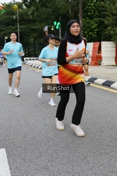 Runner Photo 4300516