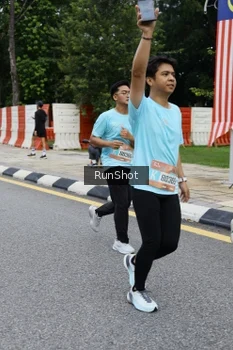 Runner Photo 4300518