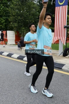 Runner Photo 4300522