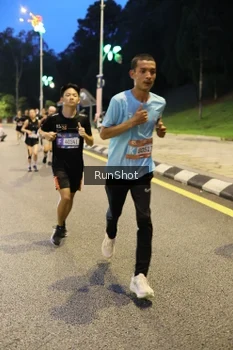 Runner Photo 4300526
