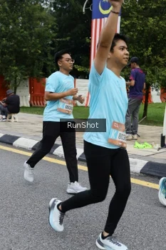Runner Photo 4300528