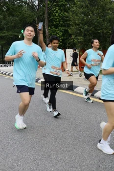 Runner Photo 4300530
