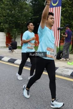 Runner Photo 4300533