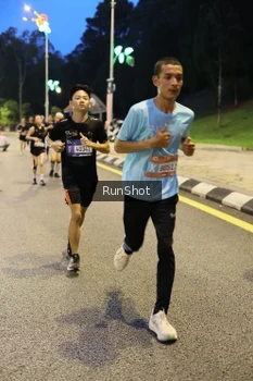 Runner Photo 4300536
