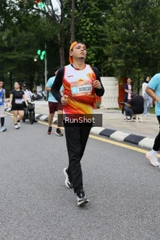 Runner Photo 4300544