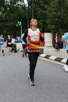Runner Photo 4300546