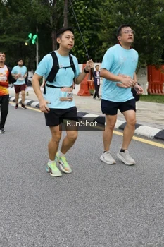 Runner Photo 4300554