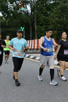 Runner Photo 4300555