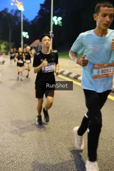Runner Photo 4300560