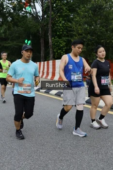Runner Photo 4300561