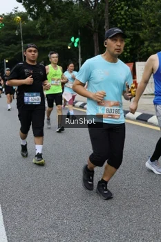 Runner Photo 4300562