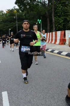 Runner Photo 4300564