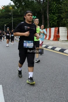 Runner Photo 4300571