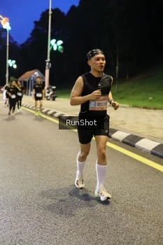 Runner Photo 4300576