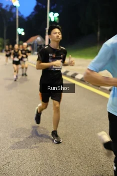 Runner Photo 4300581