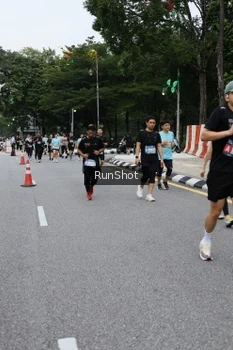 Runner Photo 4300585