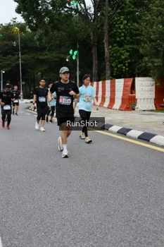 Runner Photo 4300587