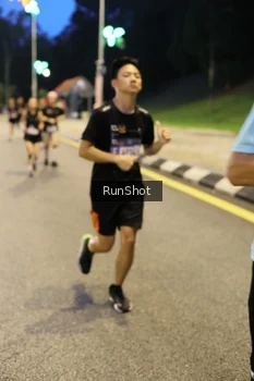 Runner Photo 4300590