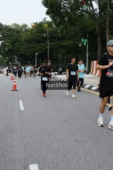 Runner Photo 4300592