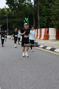 Runner Photo 4300594