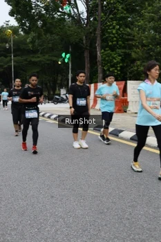 Runner Photo 4300595