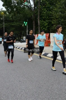 Runner Photo 4300596