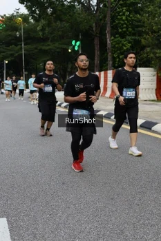 Runner Photo 4300597