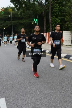 Runner Photo 4300599