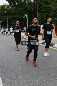 Runner Photo 4300600