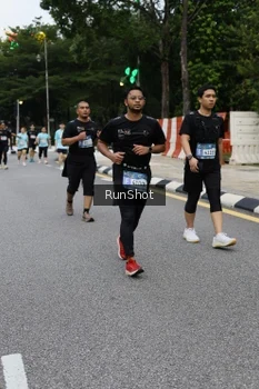 Runner Photo 4300602