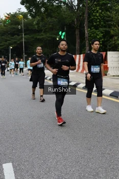 Runner Photo 4300603
