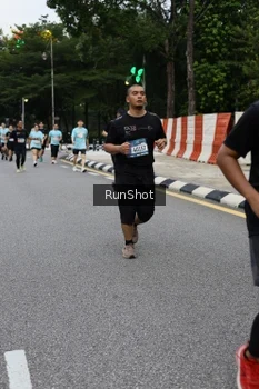 Runner Photo 4300605