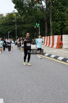 Runner Photo 4300609