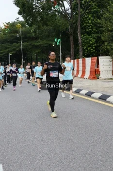 Runner Photo 4300611